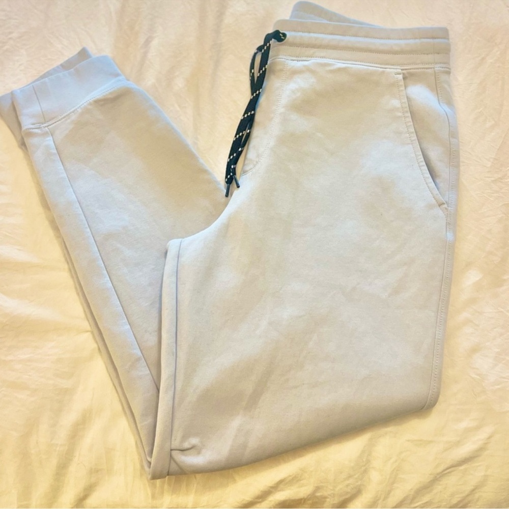 LIKE NEW! GapFit performance tech fleece jogger moto sweatpants - Picture 6 of 16